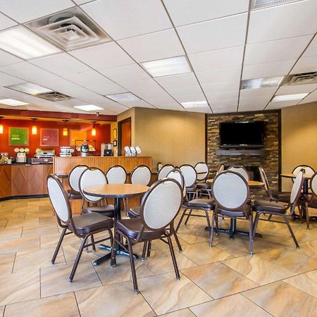 Rodeway Inn & Suites Кларксвилл Экстерьер фото