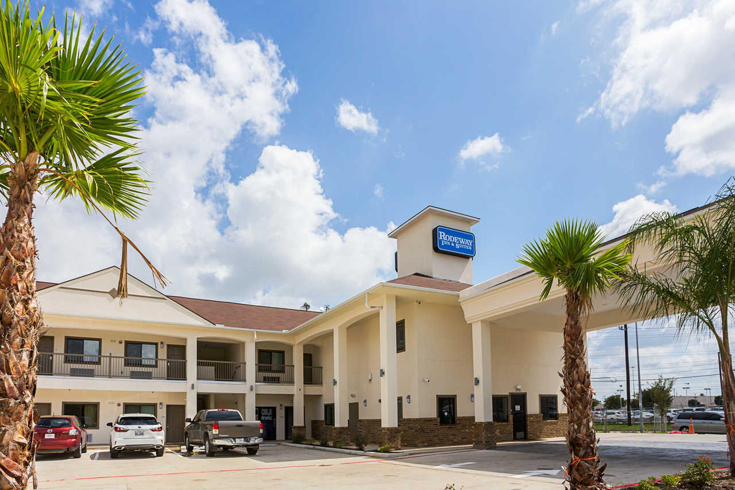 Rodeway Inn & Suites Кларксвилл Экстерьер фото