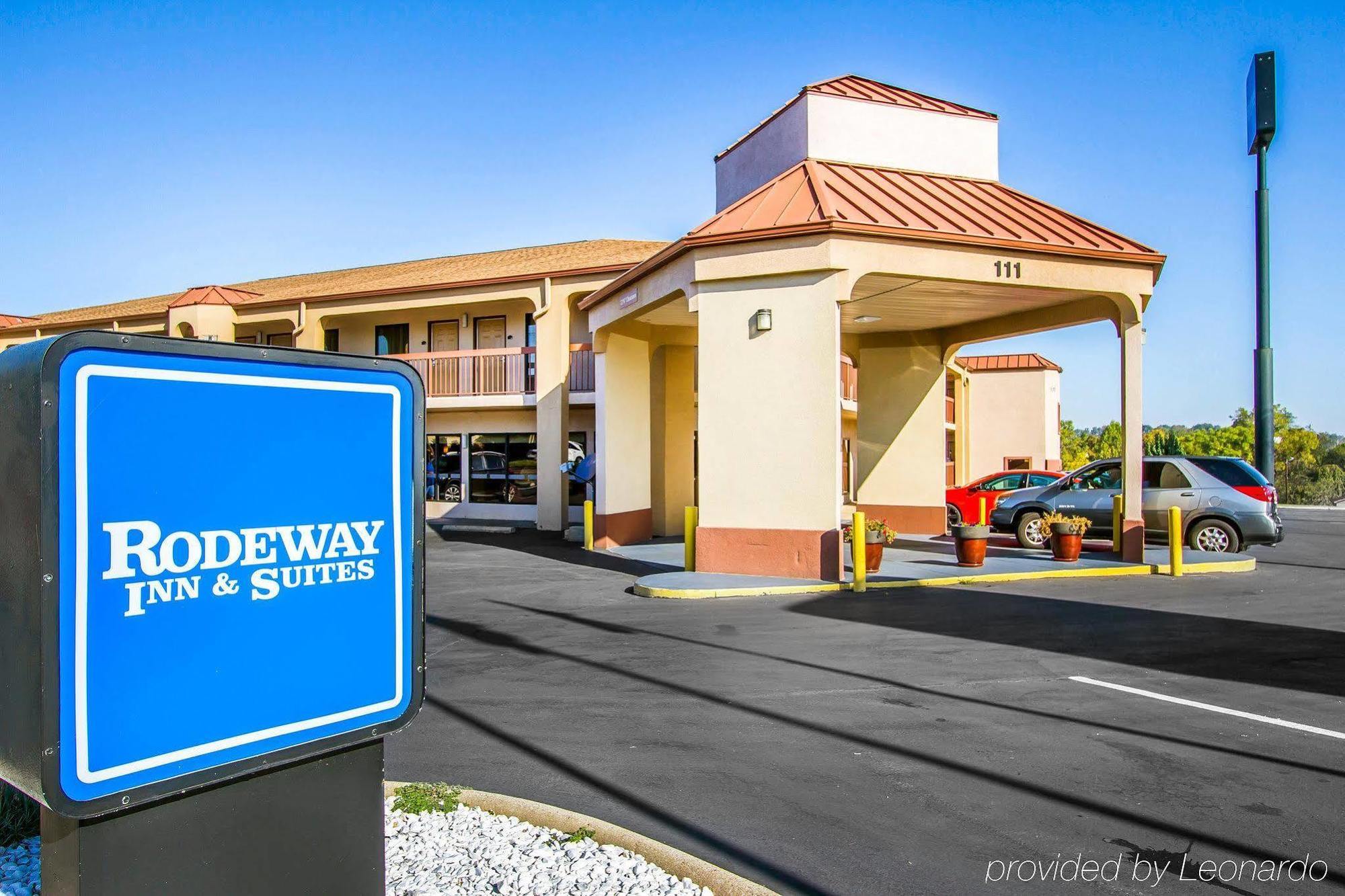 Rodeway Inn & Suites Кларксвилл Экстерьер фото